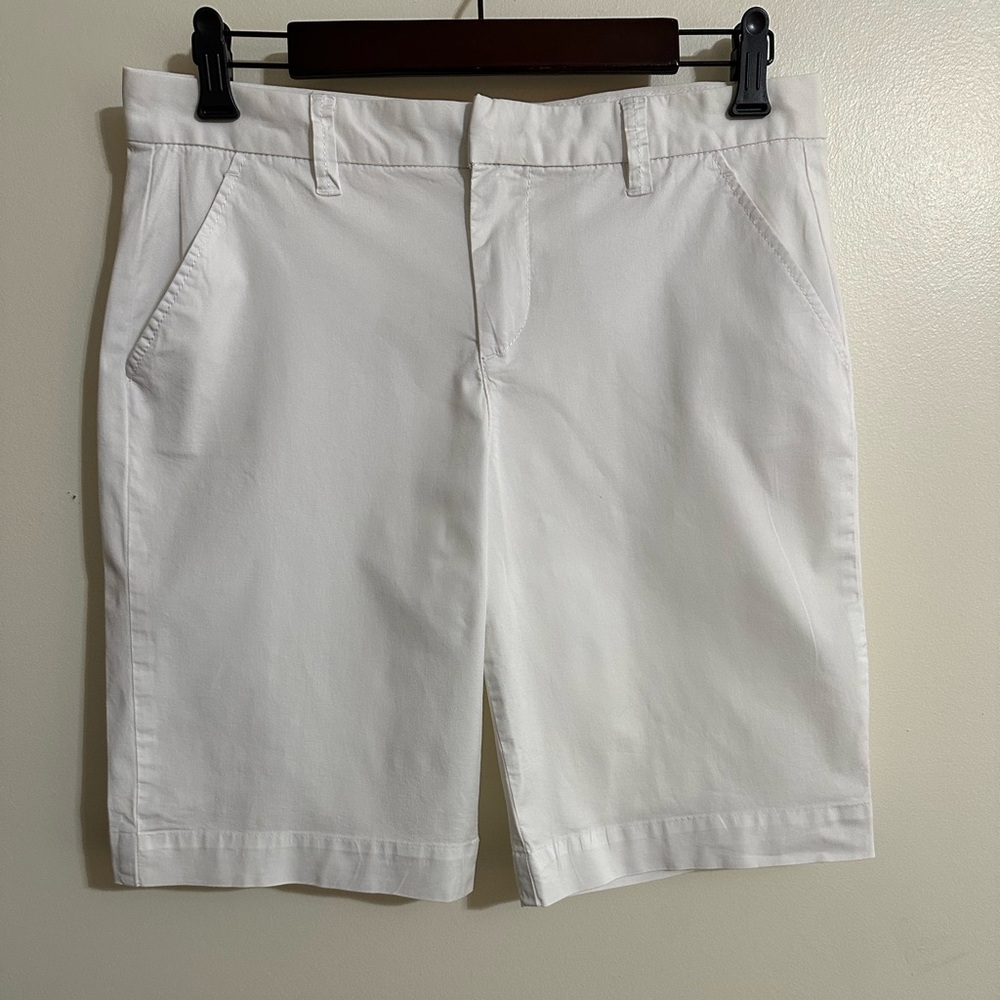 Calvin Klein Jeans White Cotton Walking Shorts, Size 8